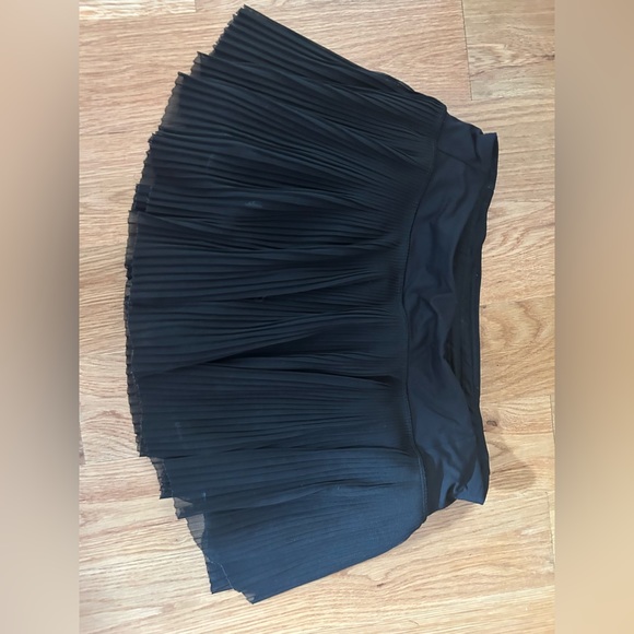 Black Size 8 Lululemon Skirt - Picture 3 of 3